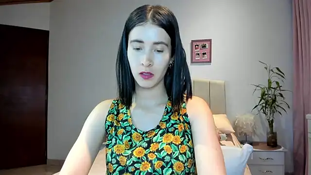 Snapshot of macarena_vallejo chatting on March 2025 01:21:01 AM macarena vallejo online show from March 2025 01:21:01 AM