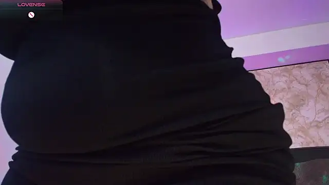 Snapshot of JuliRamirez chatting on November 2025 01:37:02 PM JuliRamirez online show from November 2025 01:37:02 PM