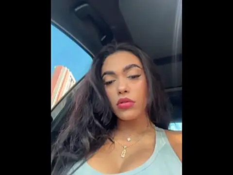 Snapshot of emma_andrew1 chatting on October 2025 02:24:02 PM emma andrew1 online show from October 2025 02:24:02 PM