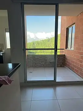 Snapshot of emma_andrew1 chatting on January 2026 01:37:02 PM emma andrew1 online show from January 2026 01:37:02 PM