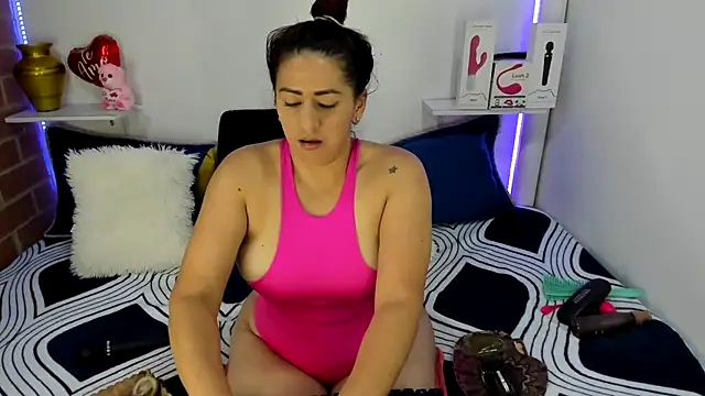 rukminilatin online show from November 2025 05:17:02 AM