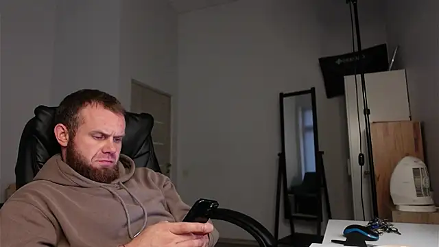 Tommy Burnz online show from December 2025 01:06:01 PM