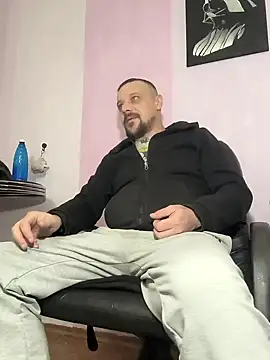 Snapshot of DanielOhCool chatting on December 2024 10:38:02 AM DanielOhCool online show from December 2024 10:38:02 AM