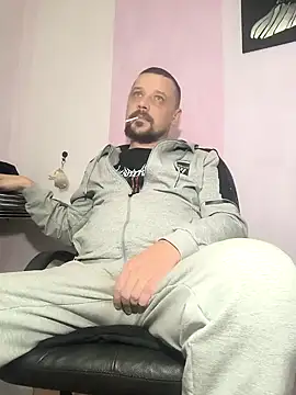 Snapshot of DanielOhCool chatting on December 2024 03:32:02 PM DanielOhCool online show from December 2024 03:32:02 PM