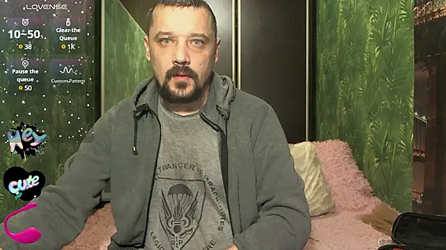 Snapshot of DanielOhCool chatting on December 2024 08:22:02 AM DanielOhCool online show from December 2024 08:22:02 AM