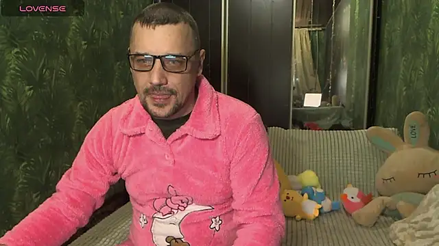 Snapshot of DanielOhCool chatting on January 2025 01:46:01 PM DanielOhCool online show from January 2025 01:46:01 PM