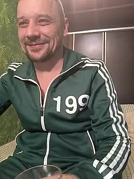 Snapshot of DanielOhCool chatting on January 2025 05:58:02 PM DanielOhCool online show from January 2025 05:58:02 PM