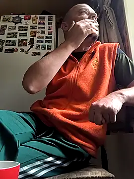 Snapshot of DanielOhCool chatting on September 2025 08:37:02 AM DanielOhCool online show from September 2025 08:37:02 AM