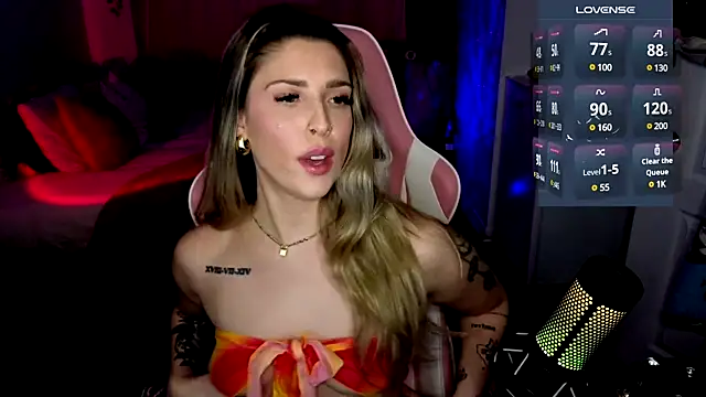 Snapshot of queenxlexy chatting on December 2024 10:25:01 PM queenxlexy online show from December 2024 10:25:01 PM