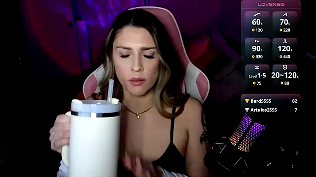 Snapshot of queenxlexy chatting on January 2025 09:54:01 PM queenxlexy online show from January 2025 09:54:01 PM