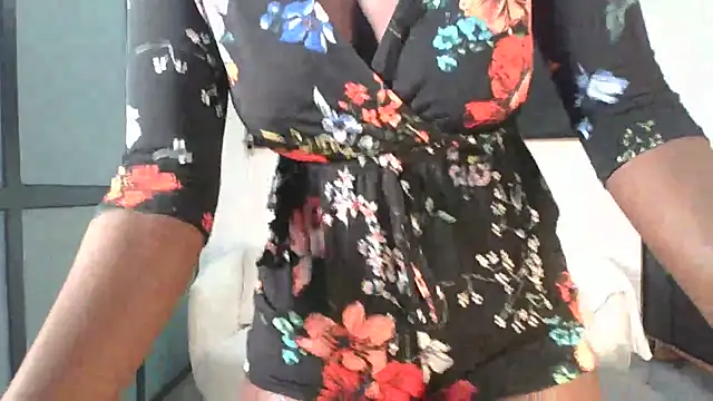 Snapshot of miss-cathy chatting on December 2025 06:43:02 AM miss-cathy online show from December 2025 06:43:02 AM