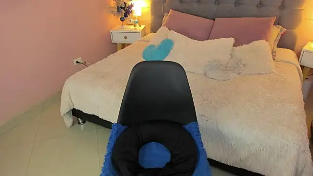  Abril W online show from November 2025 03:49:01 PM