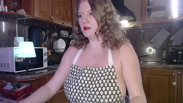 Snapshot of LizaCakes chatting on February 2025 02:32:01 PM LizaCakes online show from February 2025 02:32:01 PM