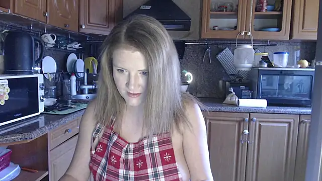 Snapshot of LizaCakes chatting on March 2025 11:08:02 AM LizaCakes online show from March 2025 11:08:02 AM