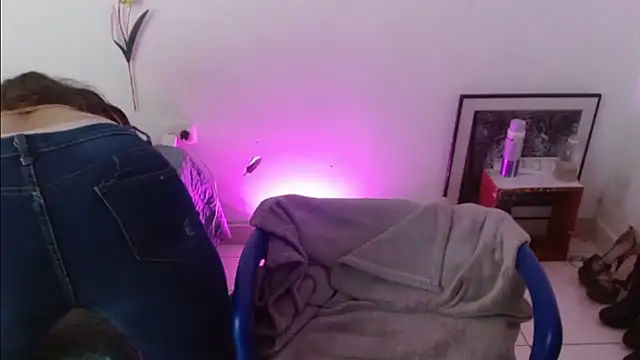 Snapshot of keyklin1 chatting on February 2026 01:12:02 PM keyklin1 online show from February 2026 01:12:02 PM