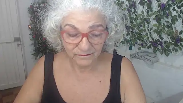 Snapshot of FunnyGrandma chatting on October 2025 02:02:05 AM FunnyGrandma online show from October 2025 02:02:05 AM