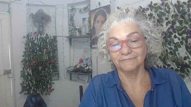 Snapshot of FunnyGrandma chatting on November 2025 08:03:01 PM FunnyGrandma online show from November 2025 08:03:01 PM