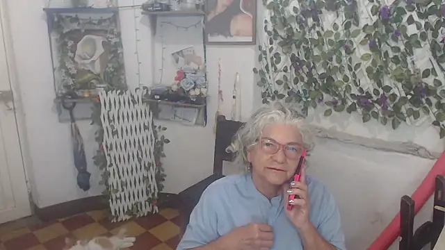 Snapshot of FunnyGrandma chatting on November 2025 12:35:02 AM FunnyGrandma online show from November 2025 12:35:02 AM