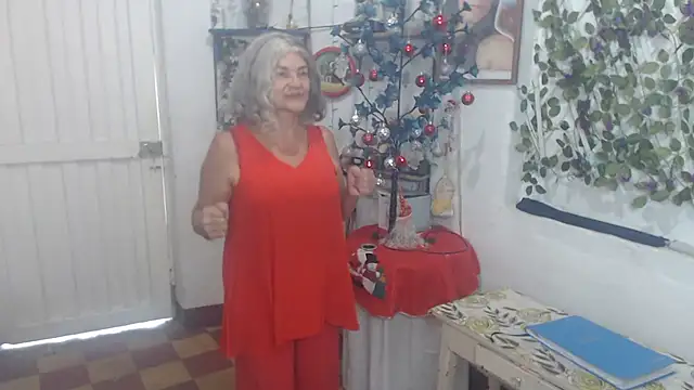 Snapshot of FunnyGrandma chatting on December 2025 09:19:02 PM FunnyGrandma online show from December 2025 09:19:02 PM