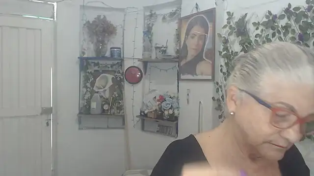 FunnyGrandma online show from February 2026 05:00:01 PM