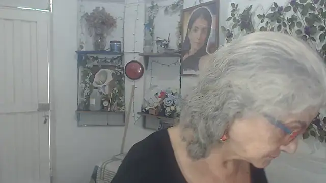 FunnyGrandma online show from February 2026 02:50:02 PM