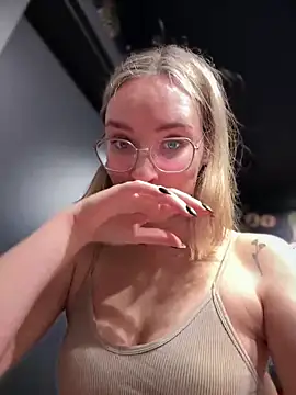 The Snowwhitee online show from January 2025 09:07:01 AM