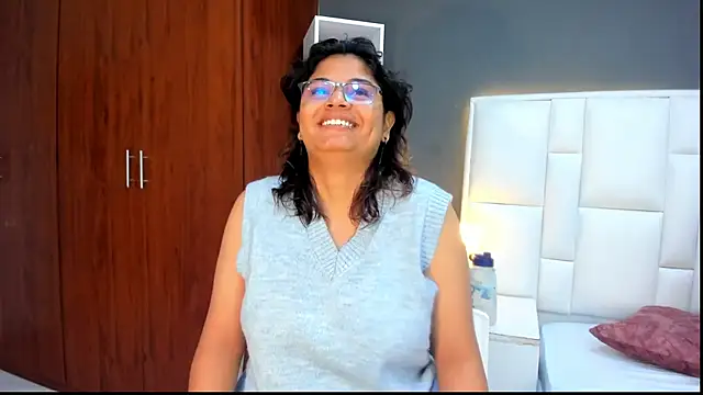 yeral2017 online show from April 2026 01:18:01 PM