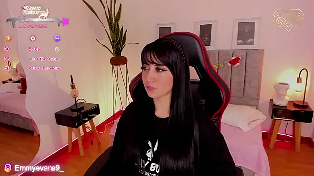 EmmyEvans1 online show from December 2024 07:17:02 PM