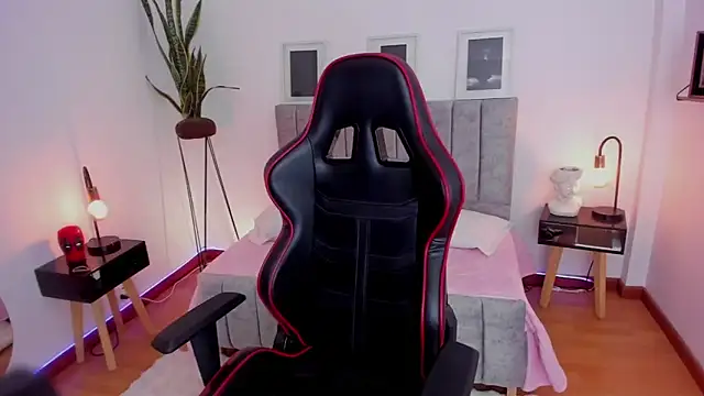 EmmyEvans1 online show from January 2025 08:18:02 PM