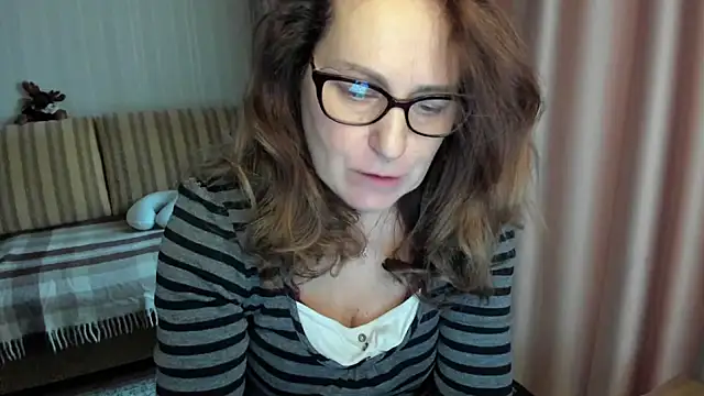 lauraoven online show from March 2026 02:44:02 PM