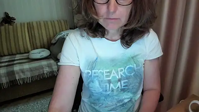 lauraoven online show from May 2026 02:46:01 PM