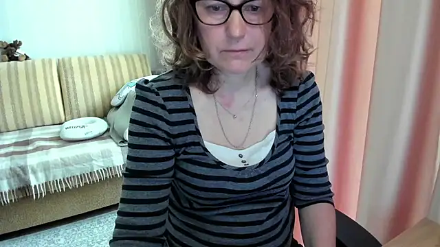 lauraoven online show from May 2026 06:21:01 AM