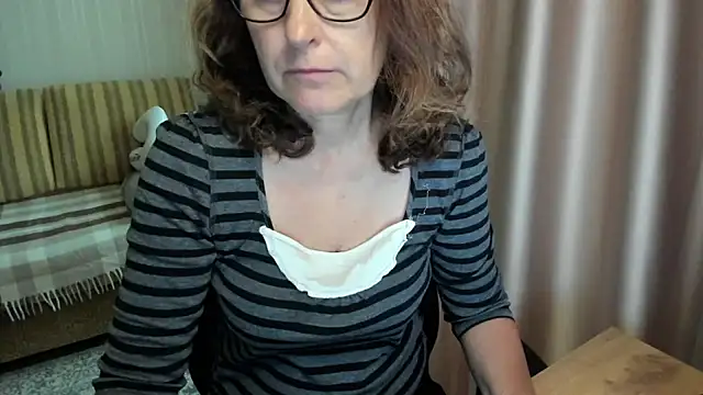 lauraoven online show from June 2026 10:41:02 AM