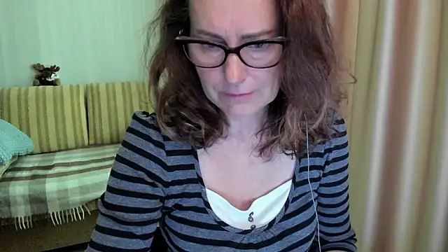 lauraoven online show from June 2026 08:18:01 AM