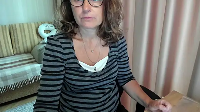 lauraoven online show from July 2026 07:13:01 AM