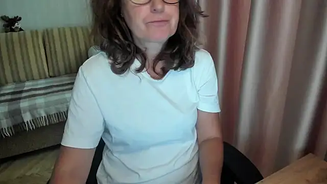 lauraoven online show from July 2026 01:42:01 PM