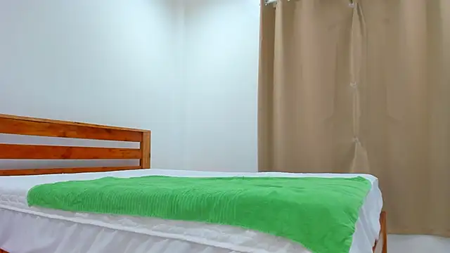 CurvyJules69 online show from December 2025 03:27:02 AM