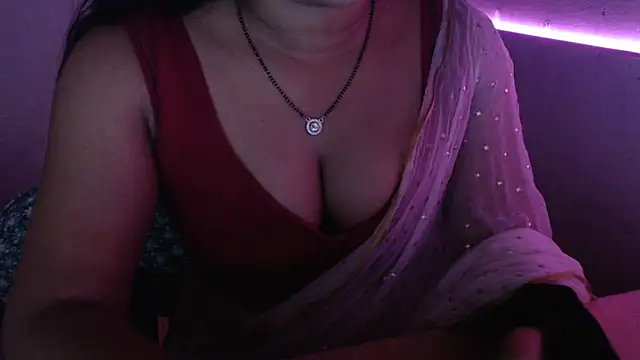 Snapshot of Open_Heart_Lennon chatting on November 2025 04:56:01 AM Open Heart Lennon online show from November 2025 04:56:01 AM