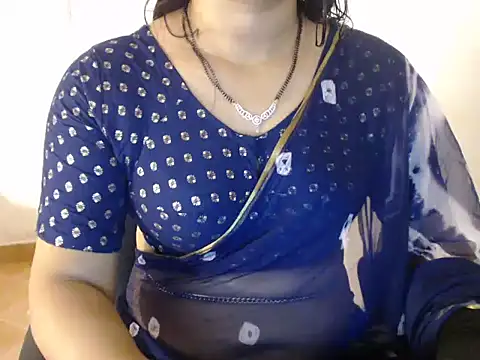 Snapshot of Open_Heart_Lennon chatting on November 2025 04:39:02 AM Open Heart Lennon online show from November 2025 04:39:02 AM