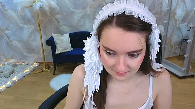 Snapshot of CloudGrace chatting on November 2025 03:15:01 AM CloudGrace online show from November 2025 03:15:01 AM