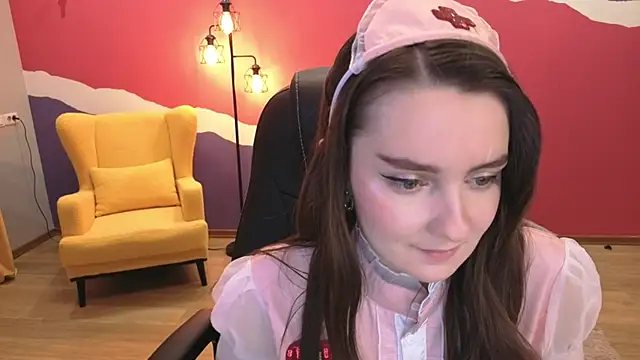 Snapshot of CloudGrace chatting on November 2025 06:12:01 PM CloudGrace online show from November 2025 06:12:01 PM