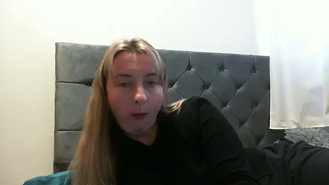 SusanCurt online show from October 2025 10:05:02 AM