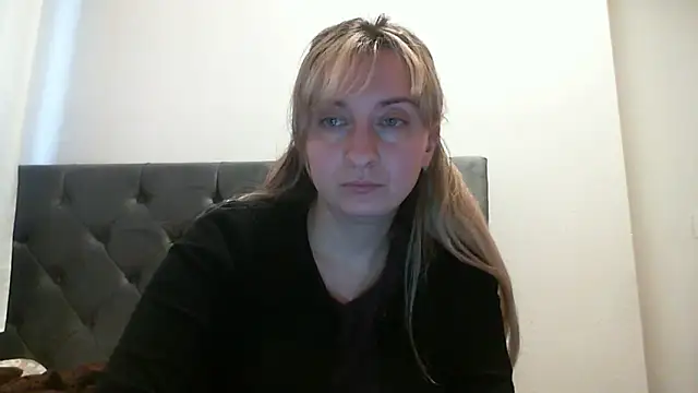 SusanCurt online show from December 2025 09:51:02 AM