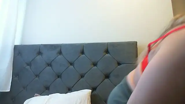 SusanCurt online show from December 2025 10:44:02 AM