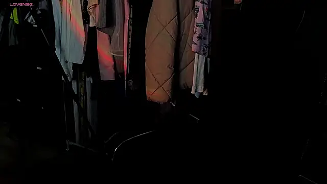 Snapshot of EMMA__CONNOR chatting on October 2025 12:09:01 AM EMMA CONNOR online show from October 2025 12:09:01 AM