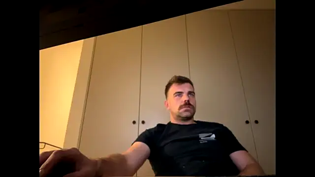 Snapshot of mrbigballs chatting on October 2025 10:22:01 PM mrbigballs online show from October 2025 10:22:01 PM