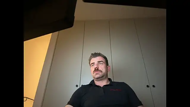 Snapshot of mrbigballs chatting on November 2025 08:14:01 PM mrbigballs online show from November 2025 08:14:01 PM