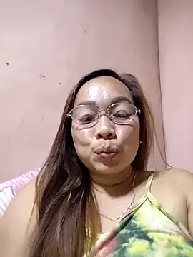 Snapshot of asianwet4u chatting on December 2025 03:39:01 PM asianwet4u online show from December 2025 03:39:01 PM