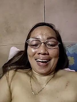 Snapshot of asianwet4u chatting on December 2025 03:24:01 AM asianwet4u online show from December 2025 03:24:01 AM