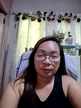 Snapshot of asianwet4u chatting on February 2026 05:52:01 AM asianwet4u online show from February 2026 05:52:01 AM